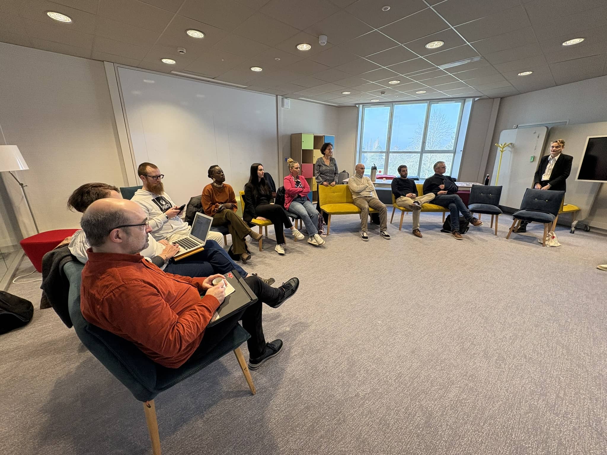 coaching de cohésion d'équipe par Cohésion 360 au Village by CA de Ploufragan